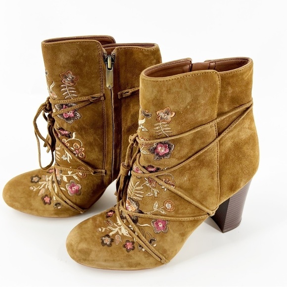 ✅Sam Edelman Winnie Anthropologie Floral Embroidered Suede Zip Boots Women's 7.5 - Picture 1 of 11